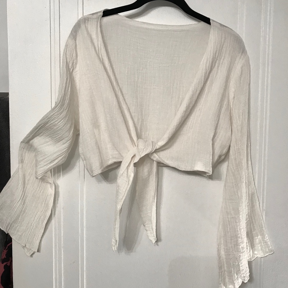 Elan gauze off white front tie crop top.